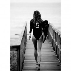 NO. 5 SURFER GIRL POSTERA.ART